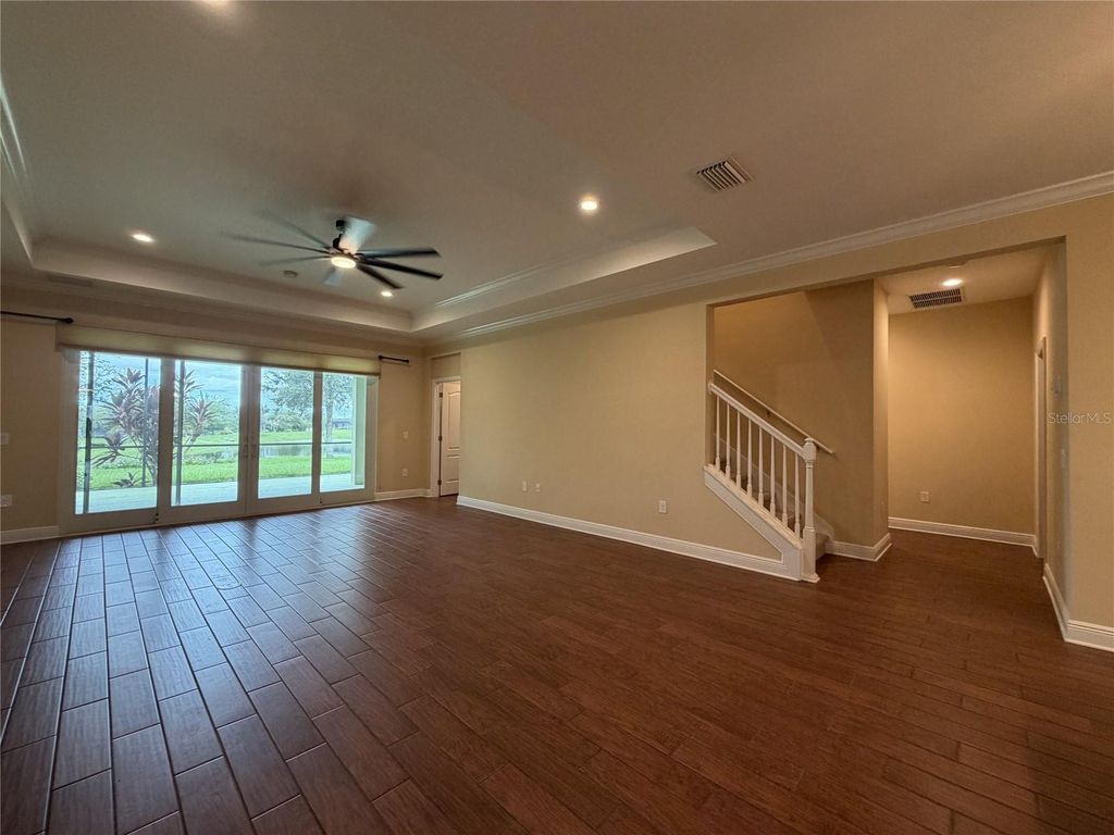 Image 3 of property listing at 1121 THORNBURY DRIVE, Parrish, FL 34219