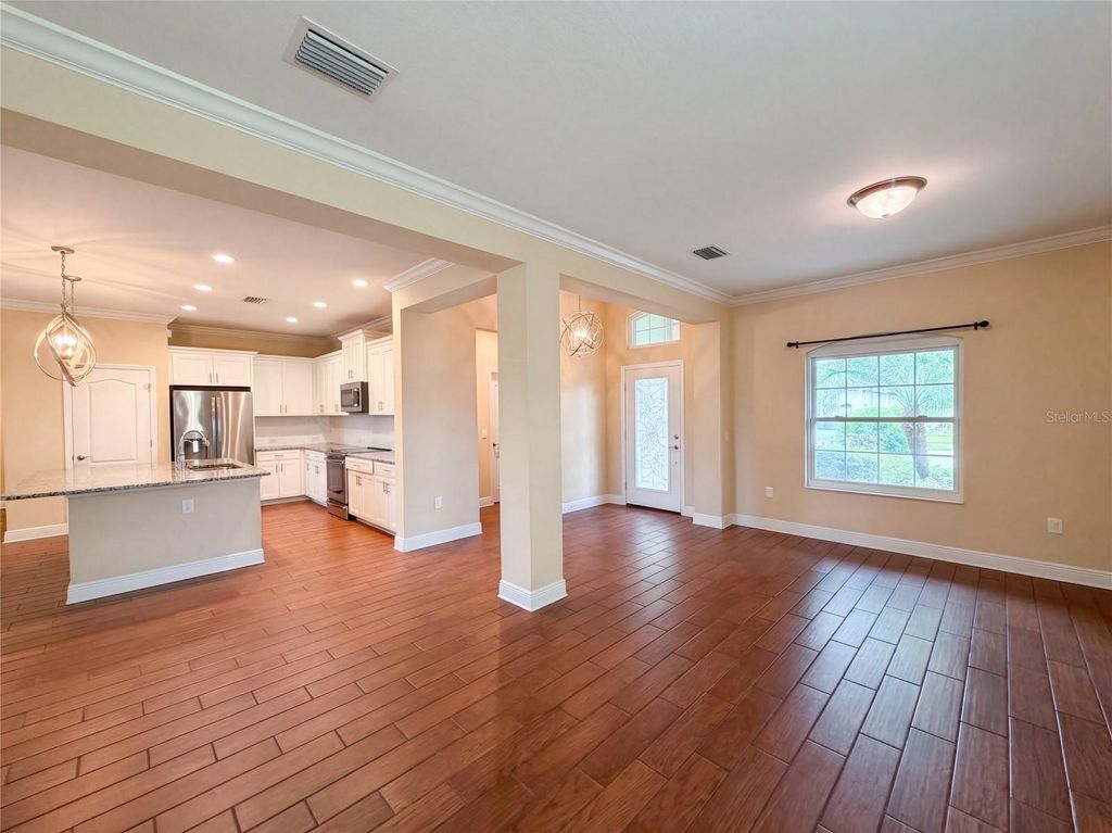 Image 7 of property listing at 1121 THORNBURY DRIVE, Parrish, FL 34219