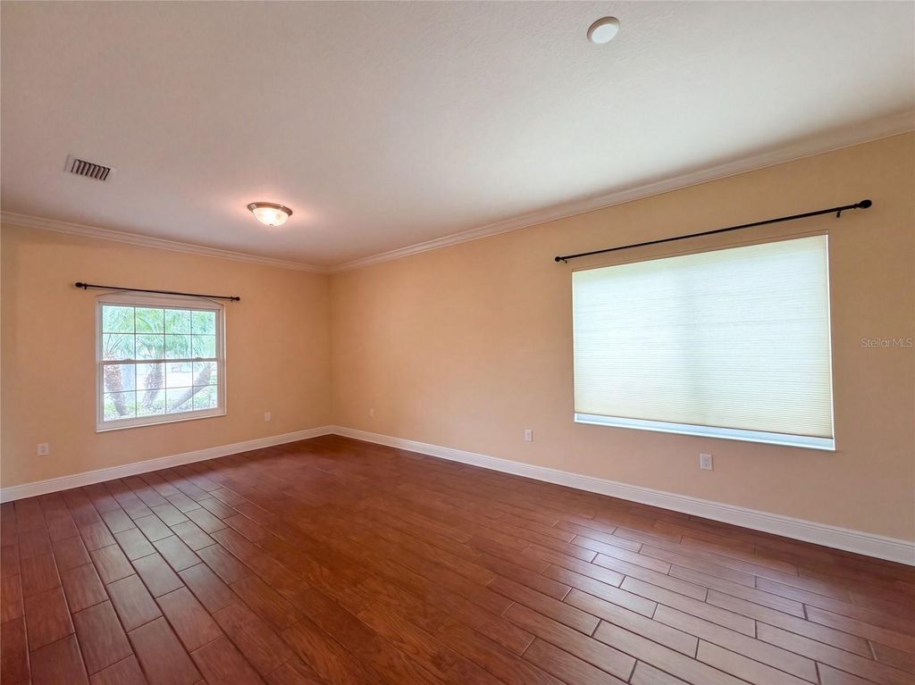 Image 8 of property listing at 1121 THORNBURY DRIVE, Parrish, FL 34219