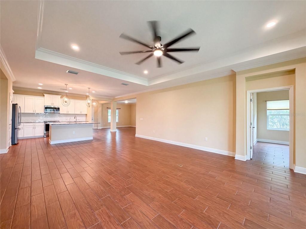 Image 10 of property listing at 1121 THORNBURY DRIVE, Parrish, FL 34219