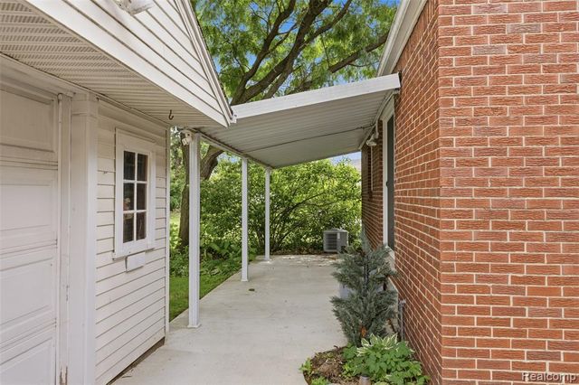 23636 Edward Street, Dearborn, MI 48128