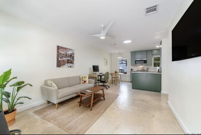 239 Brahan Blvd Apt B, San Antonio, TX 78215