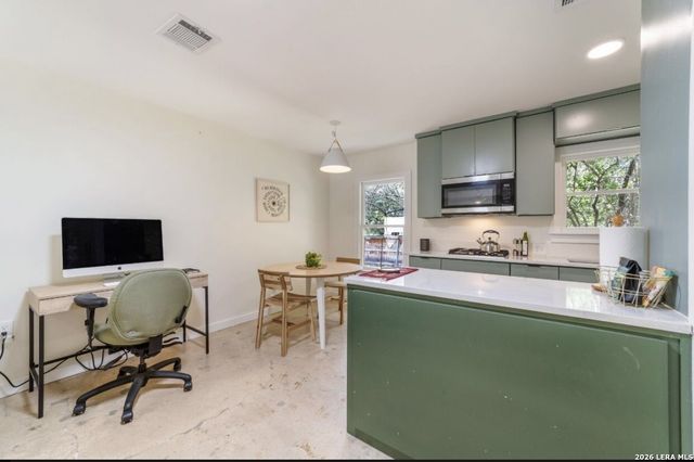 239 Brahan Blvd Apt B, San Antonio, TX 78215