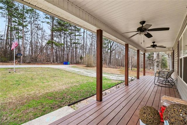 368 Mountain Creek Lane, Maysville, GA 30558