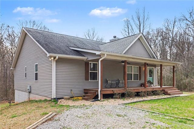 368 Mountain Creek Lane, Maysville, GA 30558