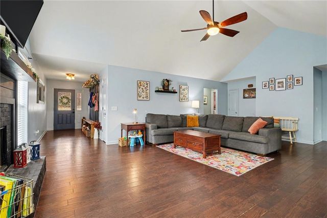 368 Mountain Creek Lane, Maysville, GA 30558