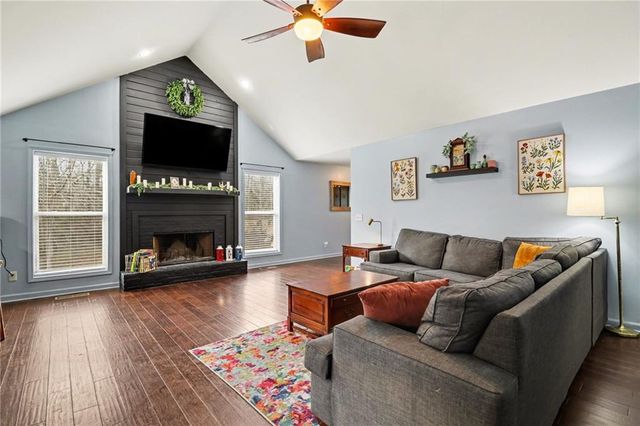 368 Mountain Creek Lane, Maysville, GA 30558