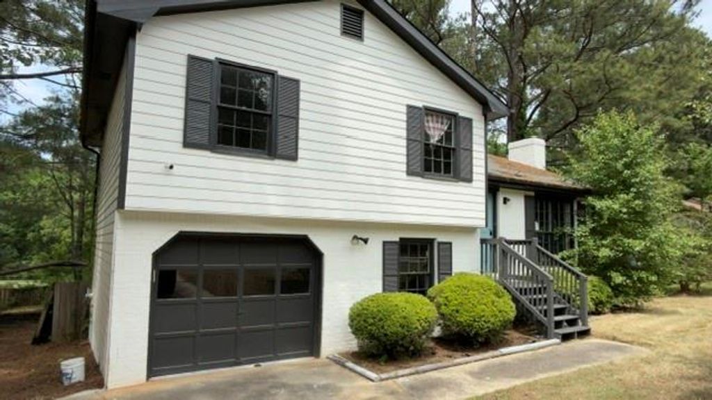 408 Willow Court SE, Conyers, GA 30094