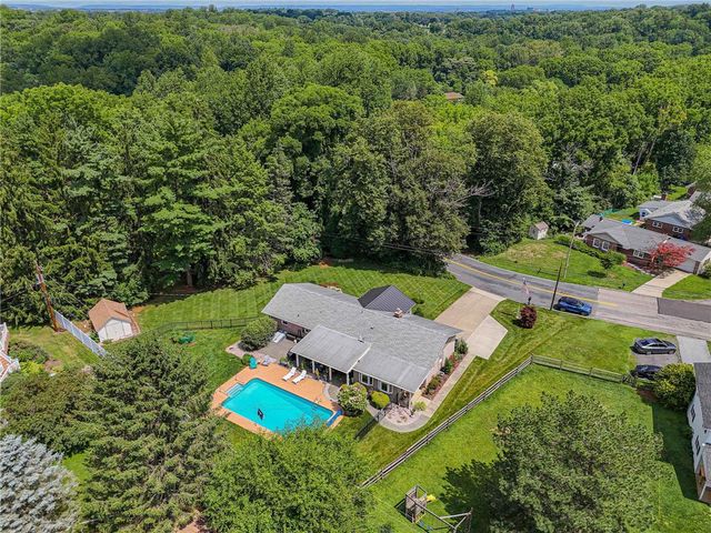 1212 Macungie Avenue, Emmaus Boro, PA 18049
