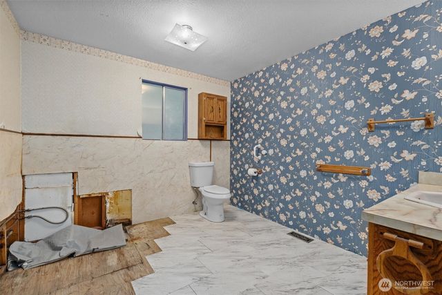 3817 Bells Beach Road, Langley, WA 98260