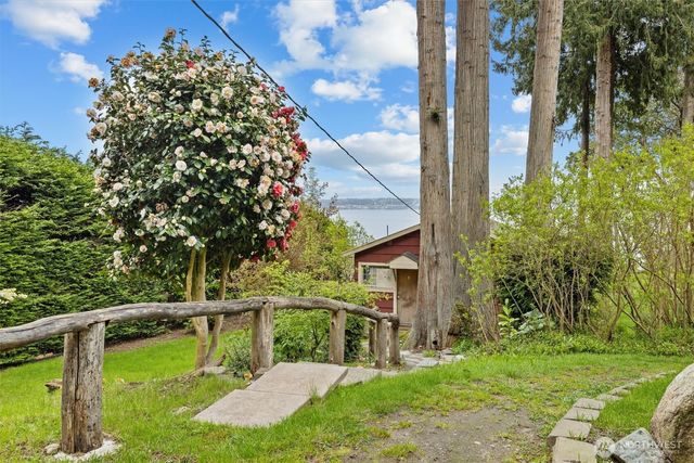 3817 Bells Beach Road, Langley, WA 98260