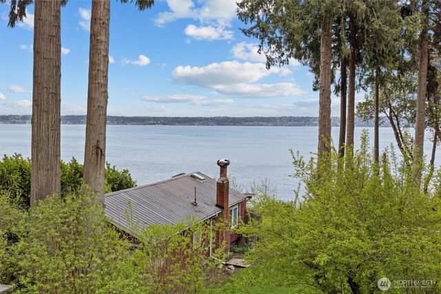 3817 Bells Beach Road, Langley, WA 98260