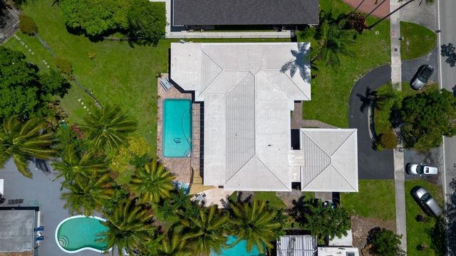 19885 NE 22nd Avenue, Miami, FL 33180