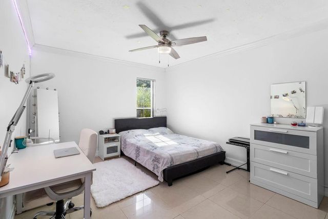 19885 NE 22nd Avenue, Miami, FL 33180