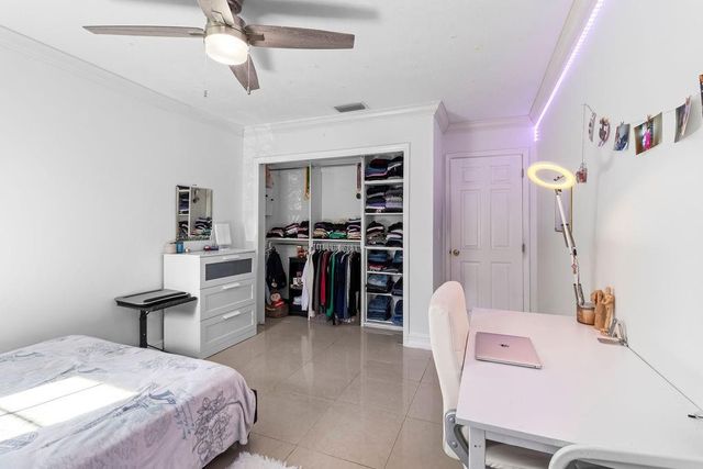 19885 NE 22nd Avenue, Miami, FL 33180