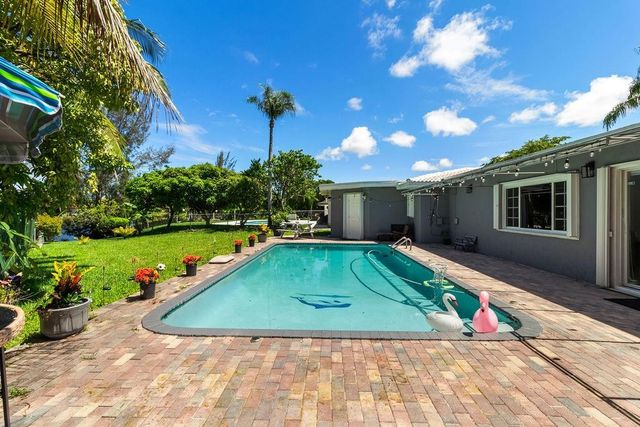19885 NE 22nd Avenue, Miami, FL 33180