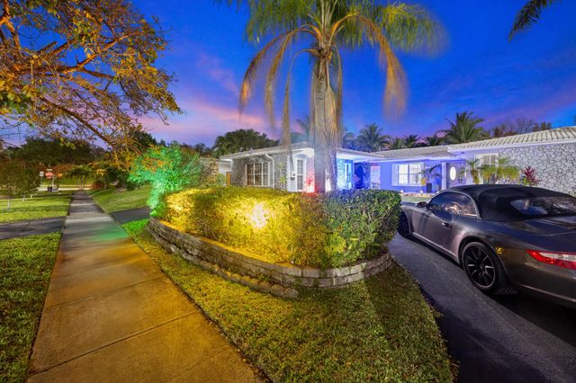 19885 NE 22nd Avenue, Miami, FL 33180