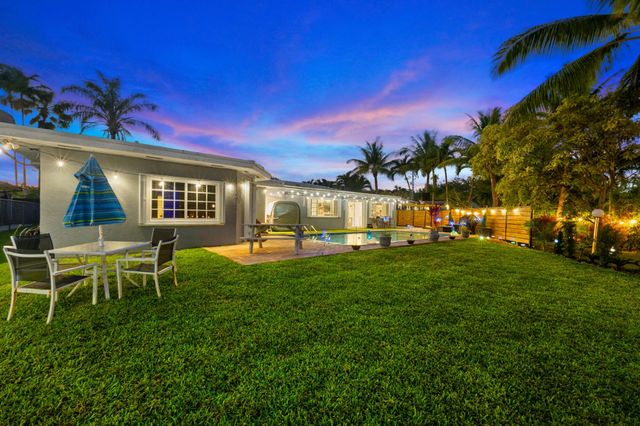 19885 NE 22nd Avenue, Miami, FL 33180