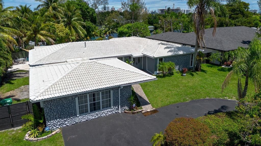 19885 NE 22nd Avenue, Miami, FL 33180