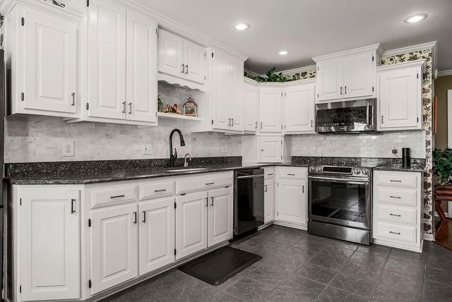 5973 OGG Road, Shawnee, KS 66217