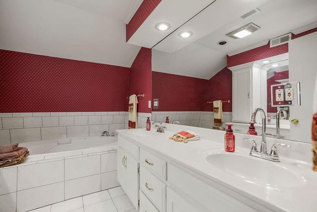 5973 OGG Road, Shawnee, KS 66217