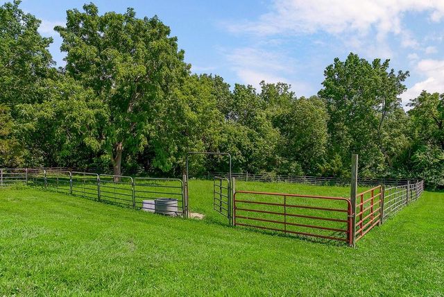 5973 OGG Road, Shawnee, KS 66217