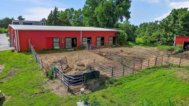 5973 OGG Road, Shawnee, KS 66217