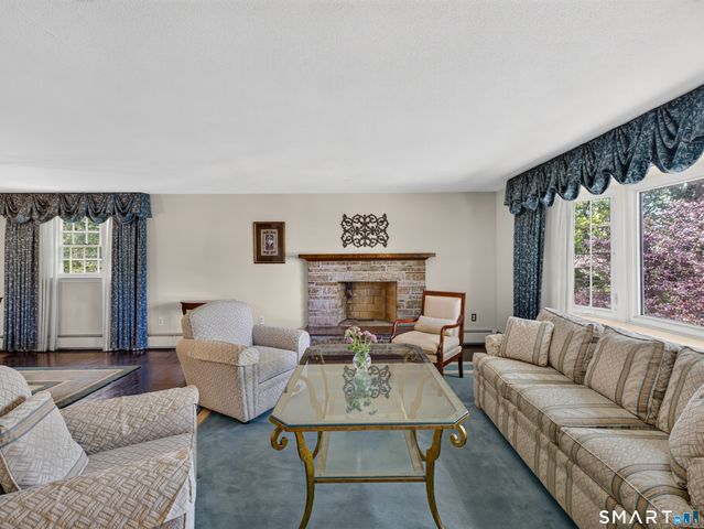 35 Inchcliffe Drive, Ledyard, CT 06335