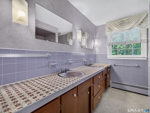 35 Inchcliffe Drive, Ledyard, CT 06335