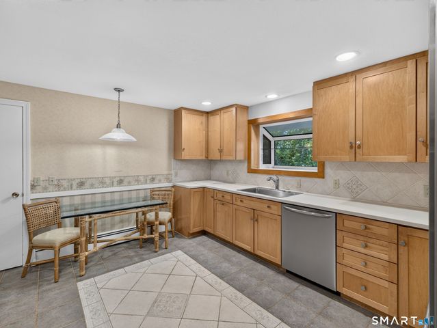 35 Inchcliffe Drive, Ledyard, CT 06335
