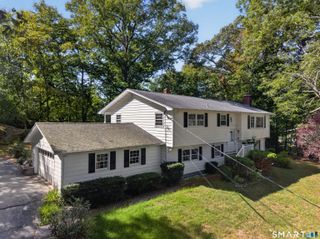 35 Inchcliffe Drive, Ledyard, CT 06335