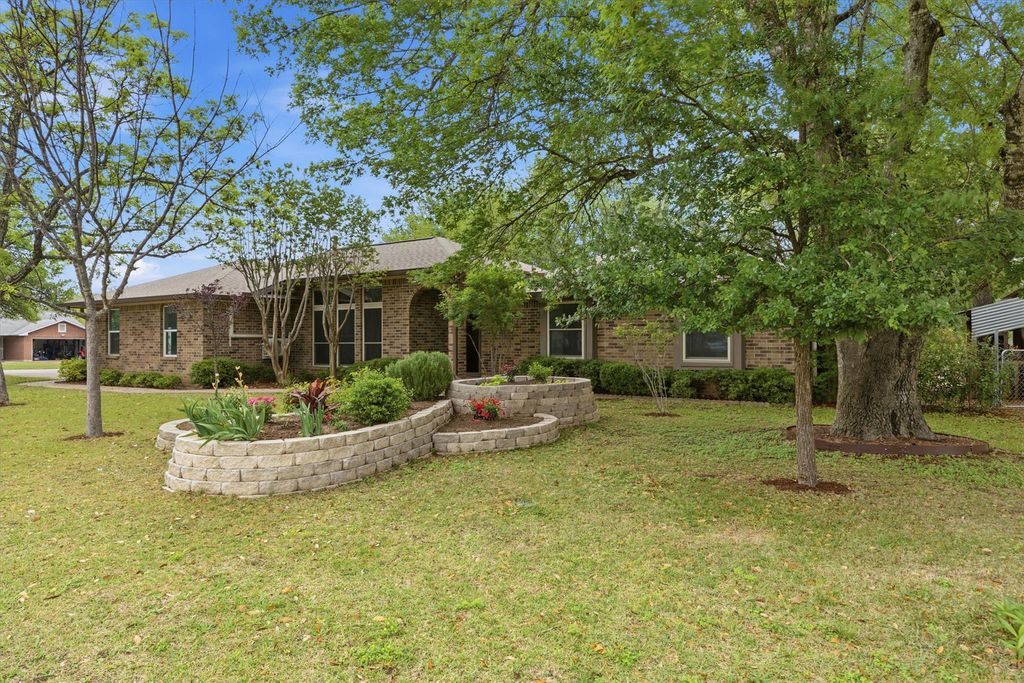401 Arikara ST, Buda, TX 78610