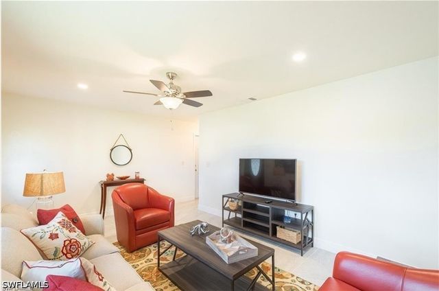 731 104th AVE N, Naples, FL 34108