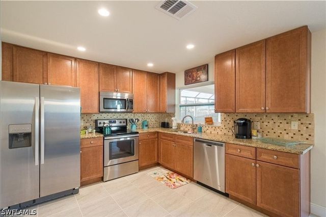 731 104th AVE N, Naples, FL 34108