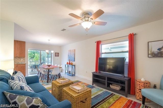 731 104th AVE N, Naples, FL 34108