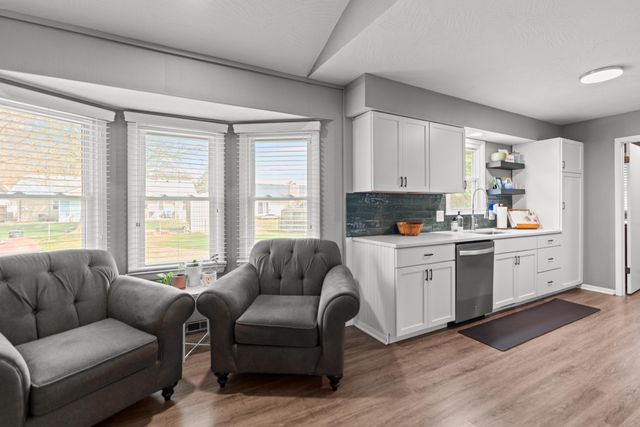 2528 S Weller Avenue, Springfield, MO 65804