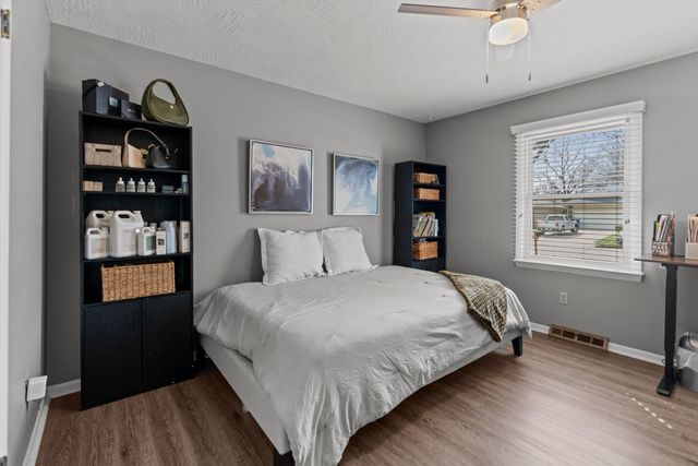 2528 S Weller Avenue, Springfield, MO 65804