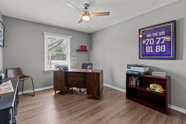 2528 S Weller Avenue, Springfield, MO 65804