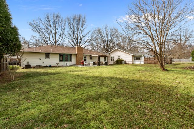 2528 S Weller Avenue, Springfield, MO 65804