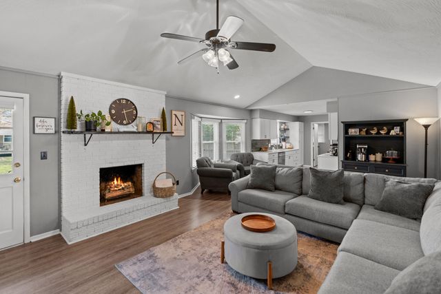 2528 S Weller Avenue, Springfield, MO 65804