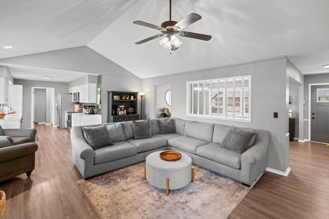 2528 S Weller Avenue, Springfield, MO 65804