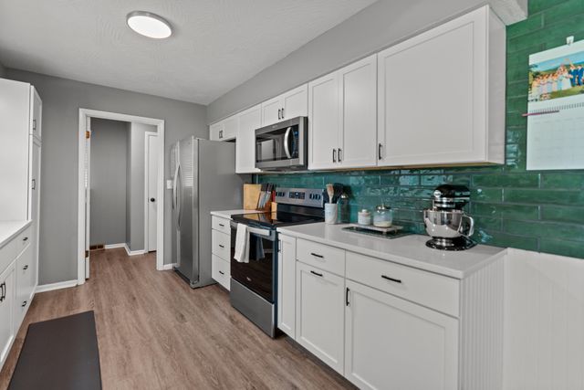 2528 S Weller Avenue, Springfield, MO 65804