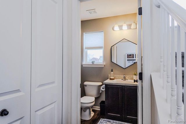 9010 Birch Pointe Drive, Berlin Charter Township, MI 48166