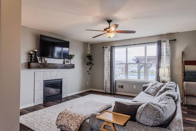 9010 Birch Pointe Drive, Berlin Charter Township, MI 48166