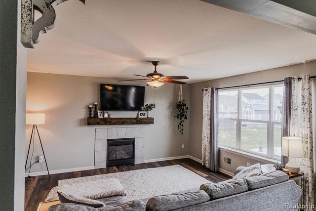 9010 Birch Pointe Drive, Berlin Charter Township, MI 48166