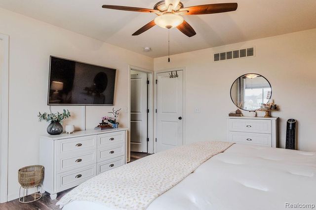 9010 Birch Pointe Drive, Berlin Charter Township, MI 48166