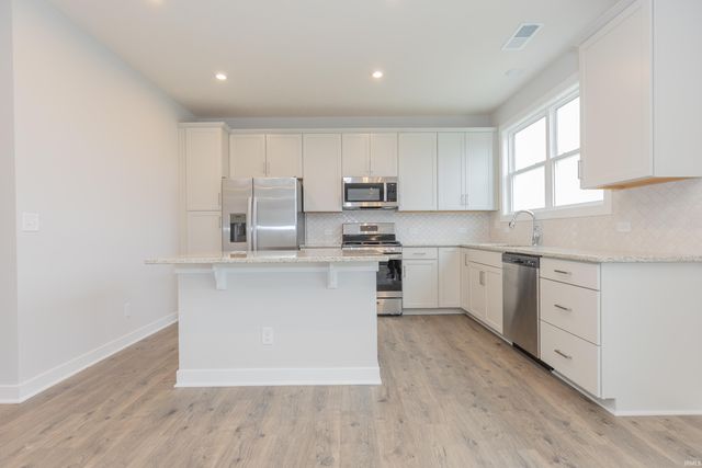 4699 Chelmsford Drive, Newburgh, IN 47630