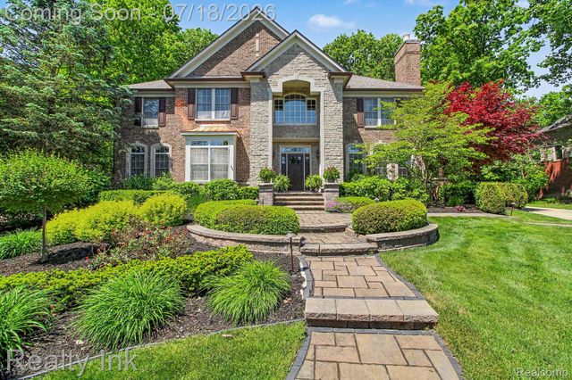 8273 Trafford Court, Canton Charter Township, MI 48187