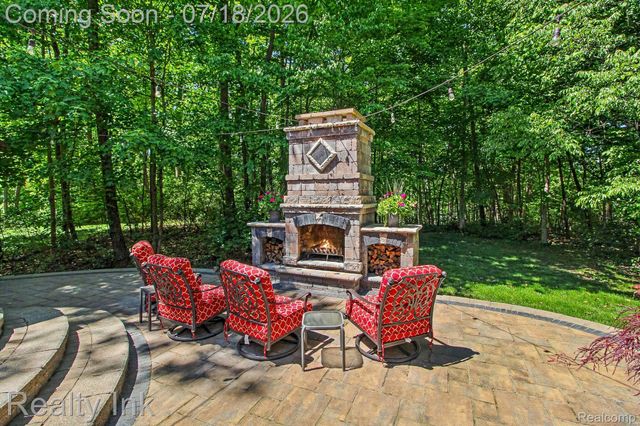 8273 Trafford Court, Canton Charter Township, MI 48187