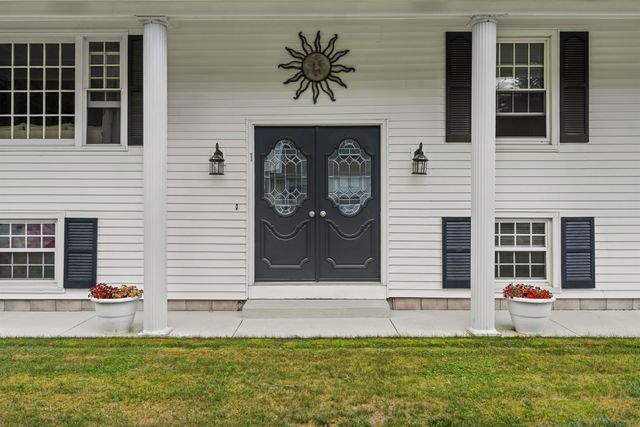 1 Birchwood Drive, Merrimack, NH 03054